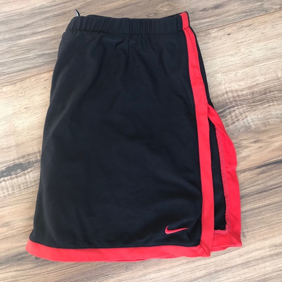 NIKE border tennis 🎾 skirt black and red skirt XS